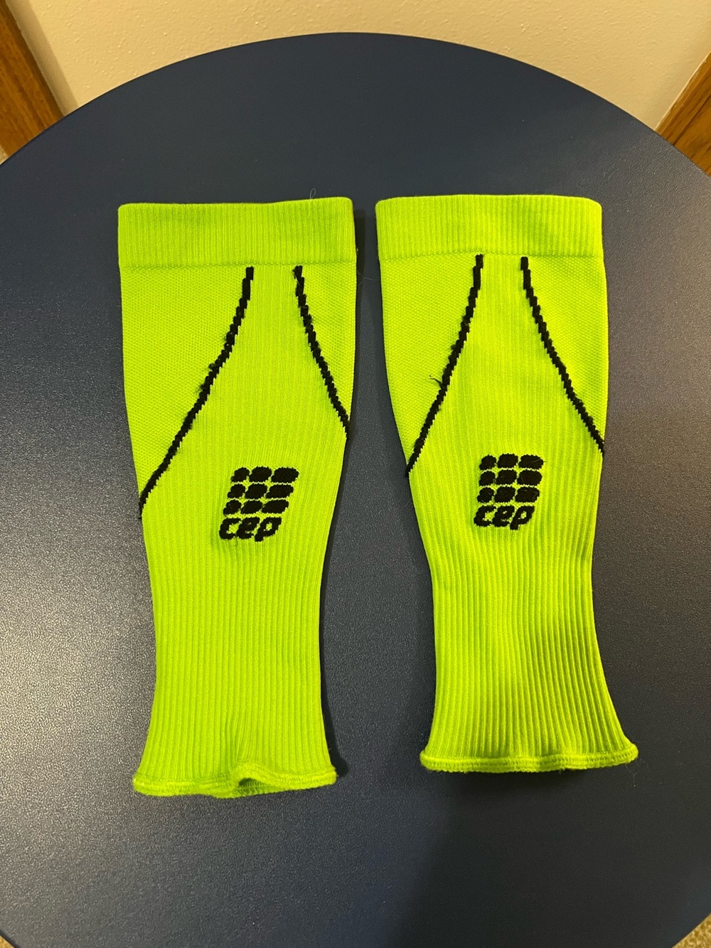 Women’s CEP compression sleeves